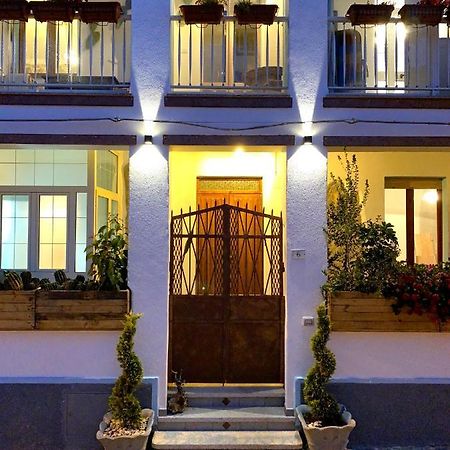 Canduleri Orgosolo Bagian luar foto