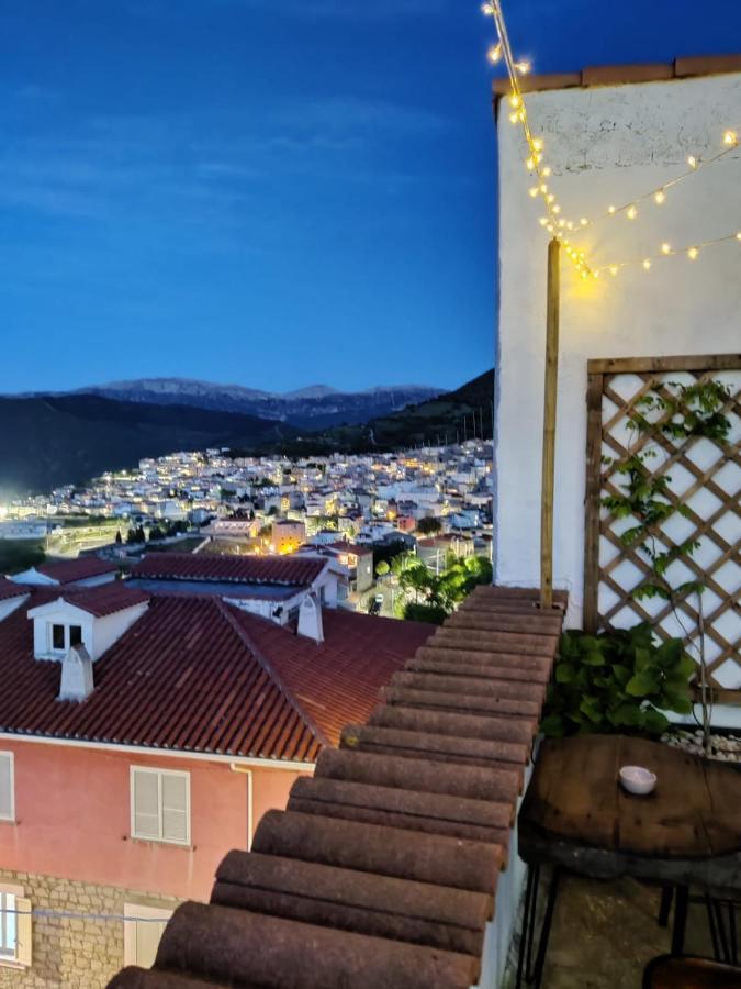 Canduleri Orgosolo Bagian luar foto